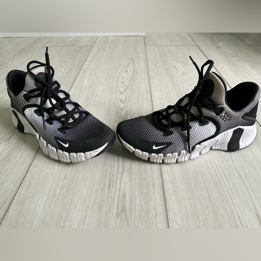 Women’s Nike Metcons Size 8